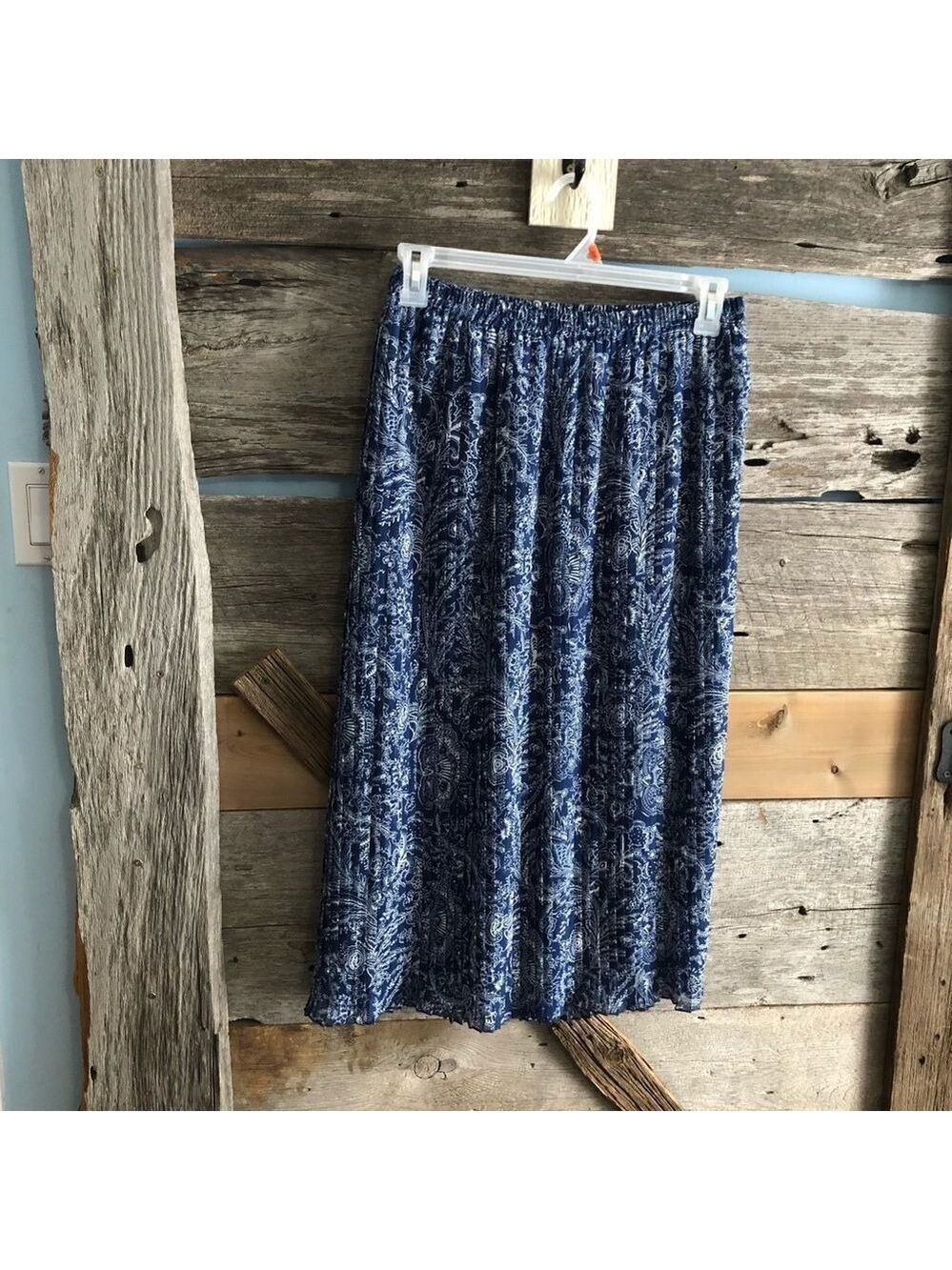 𝅺cathy Daniels Size Large Blue/White Pleated, Lined skirt